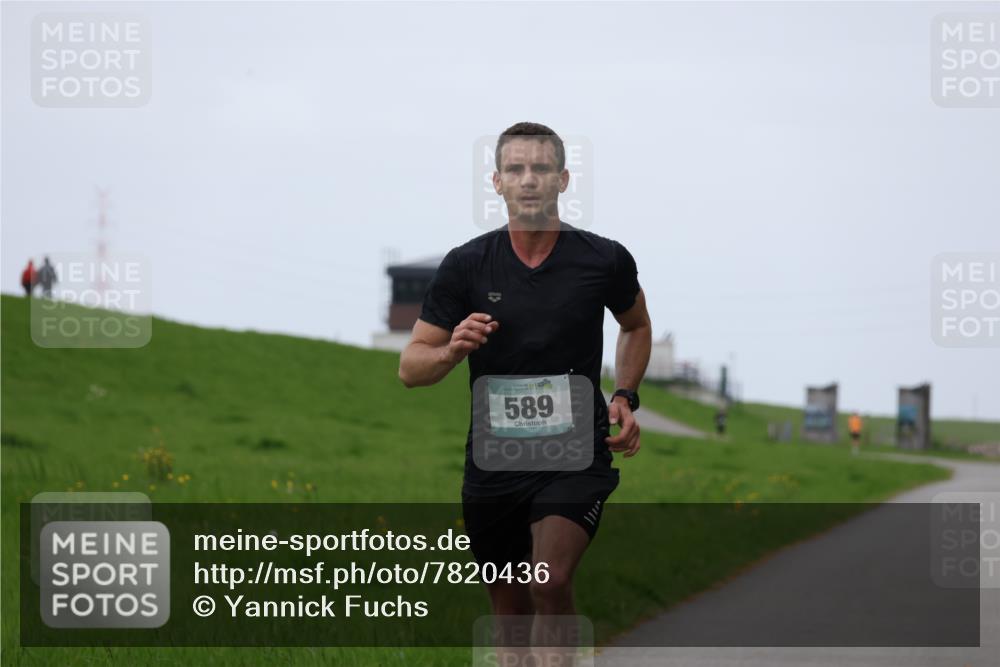 04.05.2025 - 8. Wedeler Halbmarathon Yannick Fuchs http://msf.ph/oto/7820436 04.05.2025 11:08:16 Laufen 589 meine-sportfotos.de