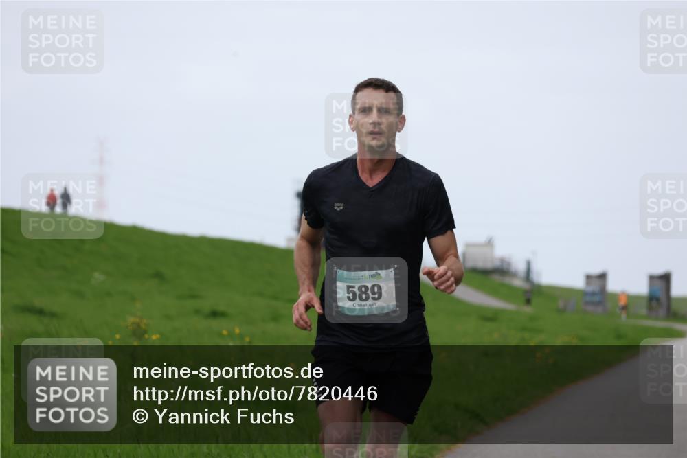 04.05.2025 - 8. Wedeler Halbmarathon Yannick Fuchs http://msf.ph/oto/7820446 04.05.2025 11:08:16 Laufen 589 meine-sportfotos.de