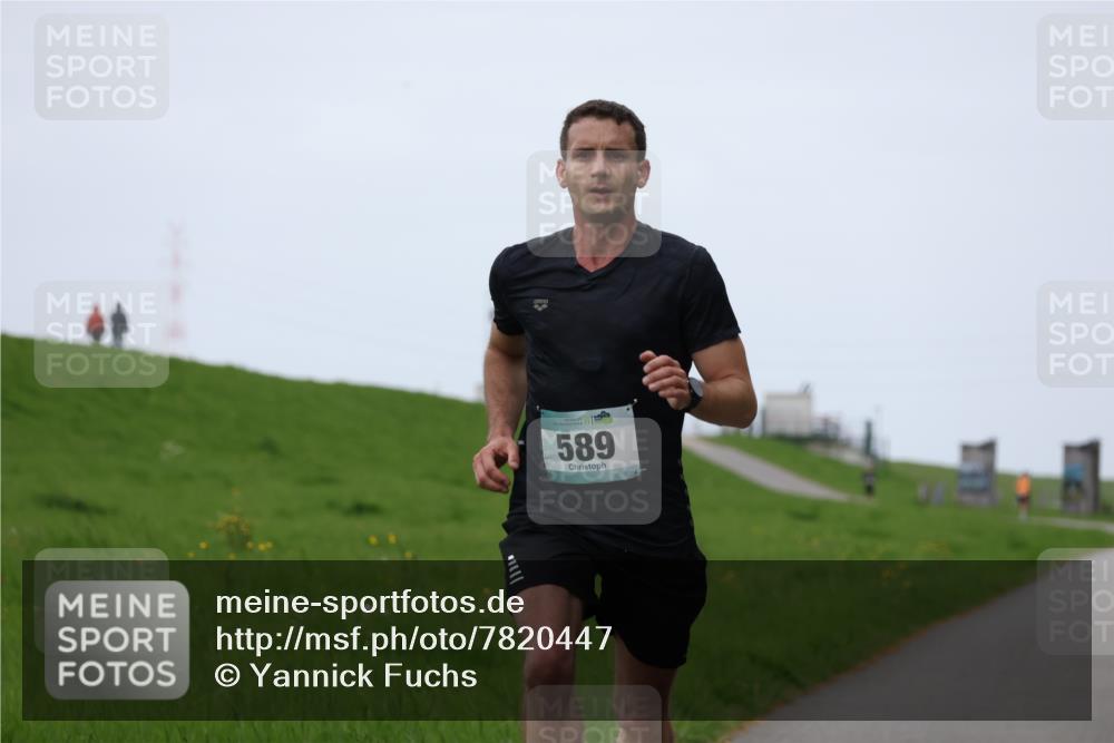 04.05.2025 - 8. Wedeler Halbmarathon Yannick Fuchs http://msf.ph/oto/7820447 04.05.2025 11:08:16 Laufen 589 meine-sportfotos.de