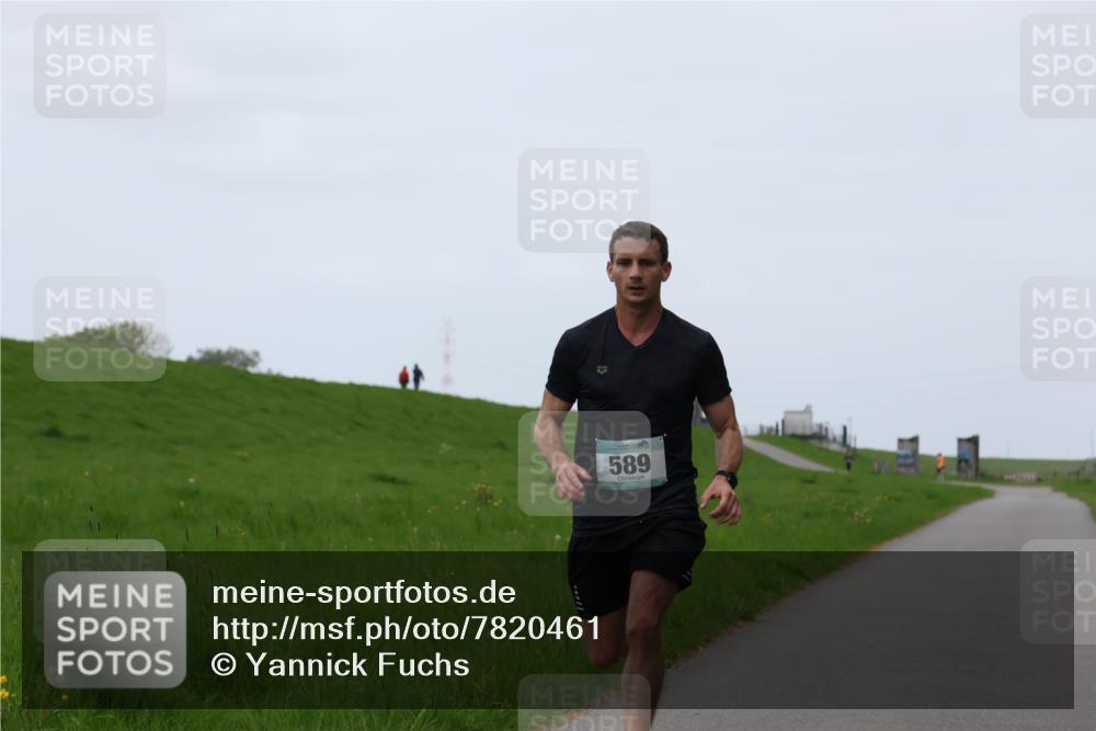 04.05.2025 - 8. Wedeler Halbmarathon Yannick Fuchs http://msf.ph/oto/7820461 04.05.2025 11:08:17 Laufen 589 meine-sportfotos.de
