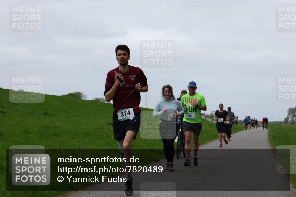 04.05.2025 - 8. Wedeler Halbmarathon Yannick Fuchs http://msf.ph/oto/7820489 04.05.2025 11:27:34 Laufen 30, 10, 374, 389, 191 meine-sportfotos.de