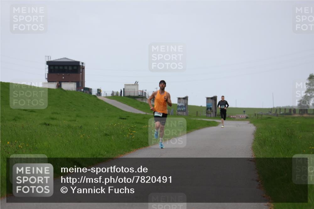 04.05.2025 - 8. Wedeler Halbmarathon Yannick Fuchs http://msf.ph/oto/7820491 04.05.2025 11:08:59 Laufen 1184 meine-sportfotos.de