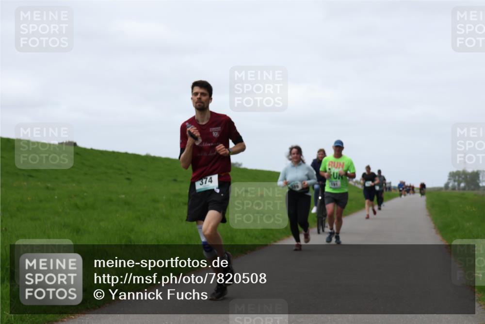 04.05.2025 - 8. Wedeler Halbmarathon Yannick Fuchs http://msf.ph/oto/7820508 04.05.2025 11:27:34 Laufen 374, 10 meine-sportfotos.de