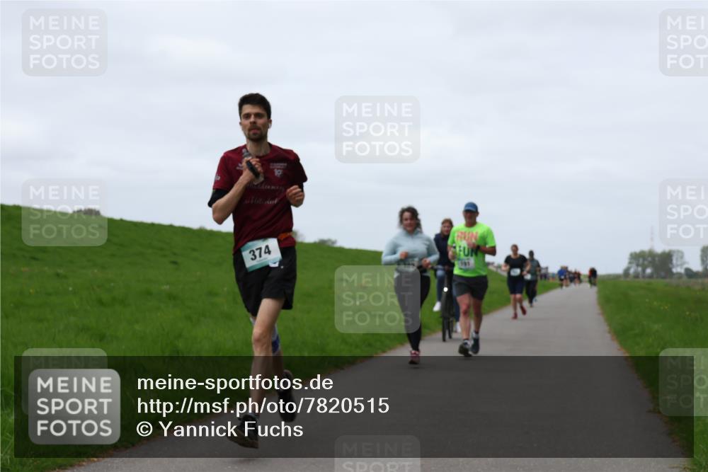 04.05.2025 - 8. Wedeler Halbmarathon Yannick Fuchs http://msf.ph/oto/7820515 04.05.2025 11:27:35 Laufen 374 meine-sportfotos.de