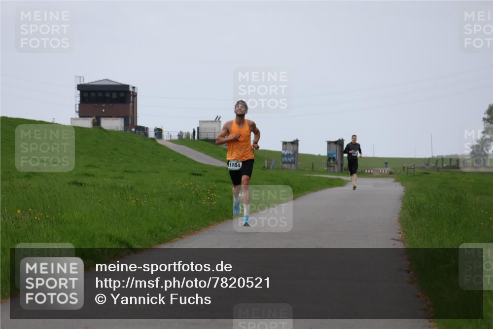 04.05.2025 - 8. Wedeler Halbmarathon Yannick Fuchs http://msf.ph/oto/7820521 04.05.2025 11:09:01 Laufen 1184 meine-sportfotos.de