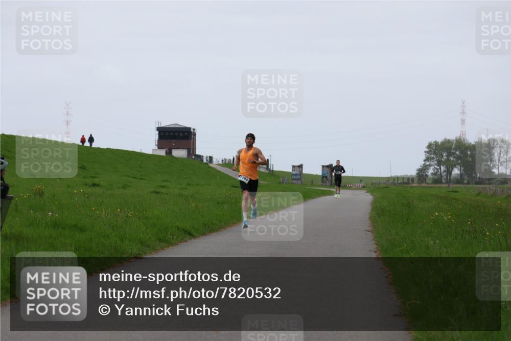 04.05.2025 - 8. Wedeler Halbmarathon Yannick Fuchs http://msf.ph/oto/7820532 04.05.2025 11:09:02 Laufen  meine-sportfotos.de