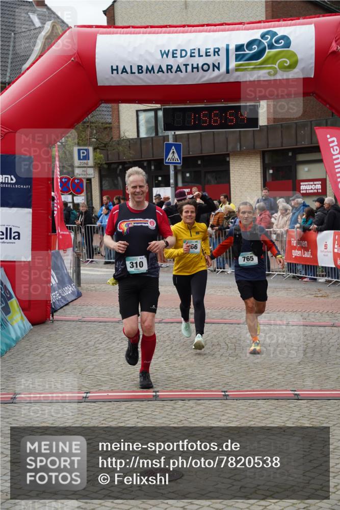 04.05.2025 - 8. Wedeler Halbmarathon Felixshl http://msf.ph/oto/7820538 04.05.2025 11:56:52 Ziel 190, 310, 765, 766 meine-sportfotos.de