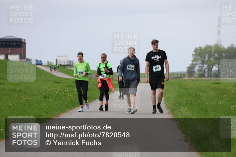 04.05.2025 - 8. Wedeler Halbmarathon Yannick Fuchs http://msf.ph/oto/7820548 04.05.2025 12:04:47 Laufen 688, 686, 1005, 683 meine-sportfotos.de