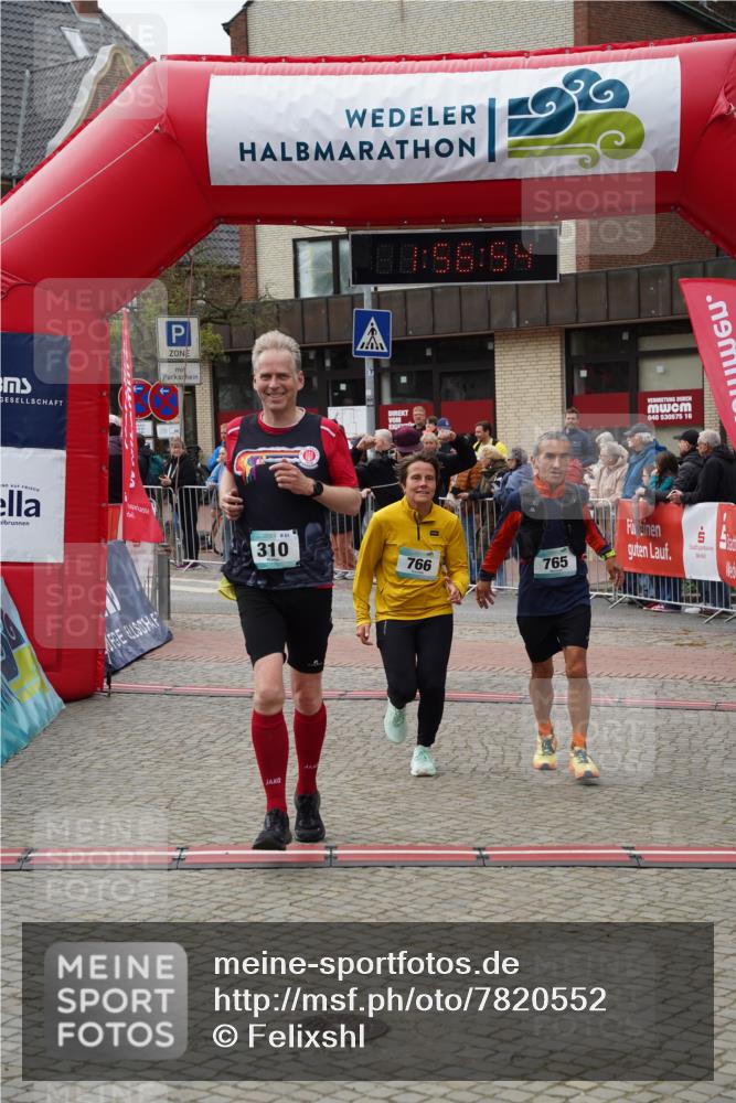 04.05.2025 - 8. Wedeler Halbmarathon Felixshl http://msf.ph/oto/7820552 04.05.2025 11:56:52 Ziel 190, 310, 765, 766 meine-sportfotos.de