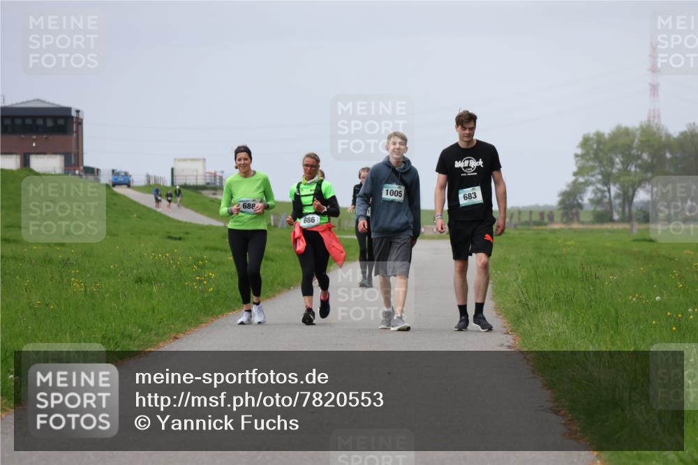 04.05.2025 - 8. Wedeler Halbmarathon Yannick Fuchs http://msf.ph/oto/7820553 04.05.2025 12:04:47 Laufen 688, 686, 1005, 683 meine-sportfotos.de