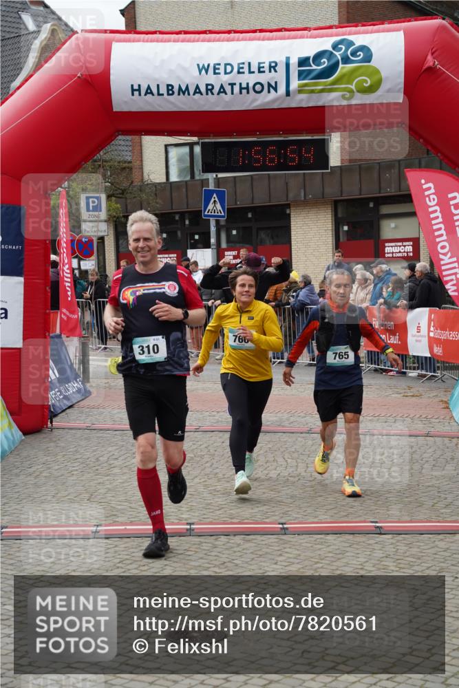 04.05.2025 - 8. Wedeler Halbmarathon Felixshl http://msf.ph/oto/7820561 04.05.2025 11:56:52 Ziel 190, 310, 765, 766 meine-sportfotos.de