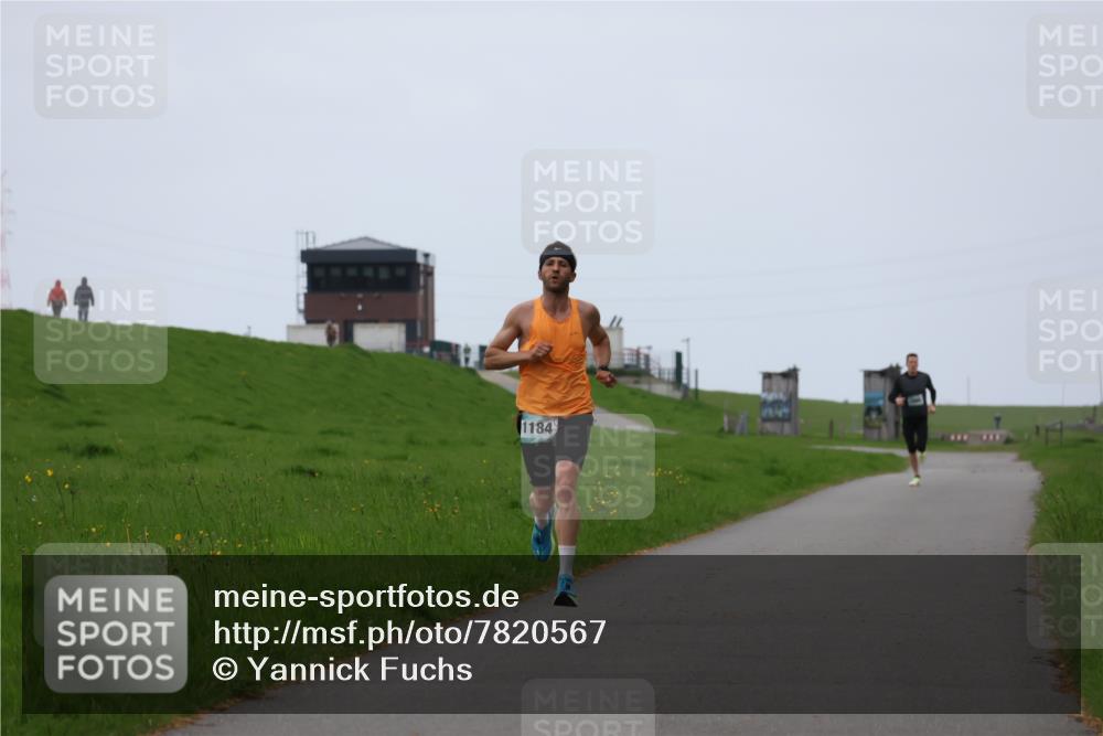04.05.2025 - 8. Wedeler Halbmarathon Yannick Fuchs http://msf.ph/oto/7820567 04.05.2025 11:09:03 Laufen 1184 meine-sportfotos.de