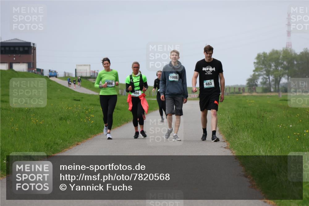 04.05.2025 - 8. Wedeler Halbmarathon Yannick Fuchs http://msf.ph/oto/7820568 04.05.2025 12:04:47 Laufen 688, 686, 1005, 683 meine-sportfotos.de