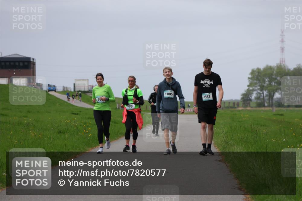 04.05.2025 - 8. Wedeler Halbmarathon Yannick Fuchs http://msf.ph/oto/7820577 04.05.2025 12:04:47 Laufen 60, 686, 1005, 683 meine-sportfotos.de