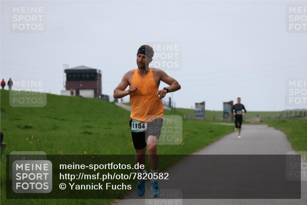 04.05.2025 - 8. Wedeler Halbmarathon Yannick Fuchs http://msf.ph/oto/7820582 04.05.2025 11:09:06 Laufen 1184 meine-sportfotos.de