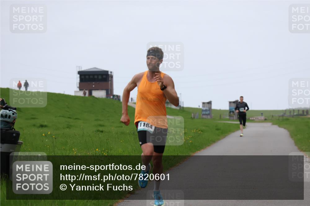04.05.2025 - 8. Wedeler Halbmarathon Yannick Fuchs http://msf.ph/oto/7820601 04.05.2025 11:09:06 Laufen 1184 meine-sportfotos.de