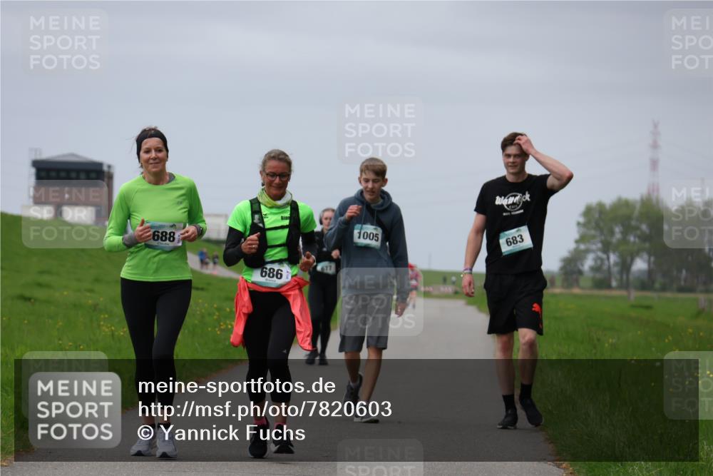 04.05.2025 - 8. Wedeler Halbmarathon Yannick Fuchs http://msf.ph/oto/7820603 04.05.2025 12:04:54 Laufen 688, 686, 1005, 683 meine-sportfotos.de