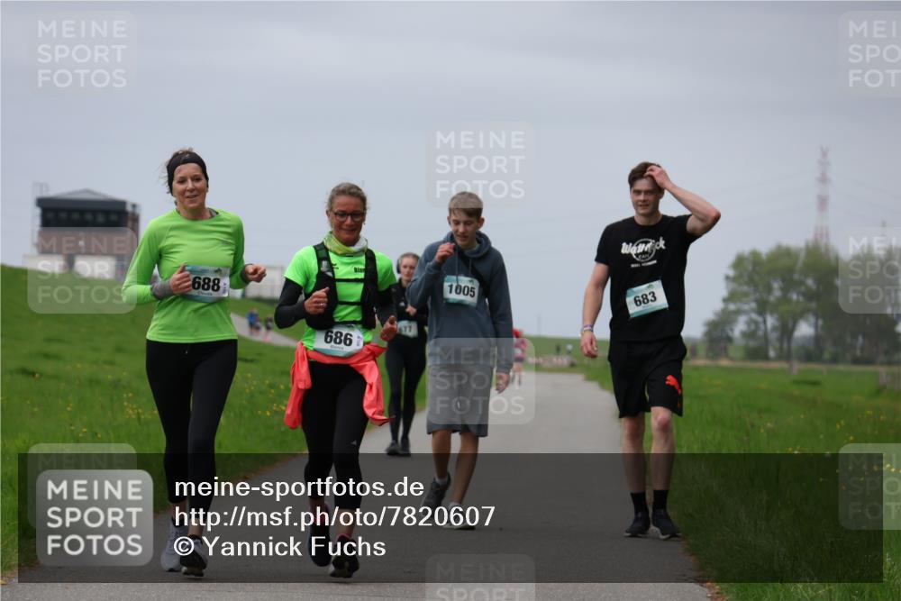 04.05.2025 - 8. Wedeler Halbmarathon Yannick Fuchs http://msf.ph/oto/7820607 04.05.2025 12:04:54 Laufen 688, 686, 1005, 683 meine-sportfotos.de