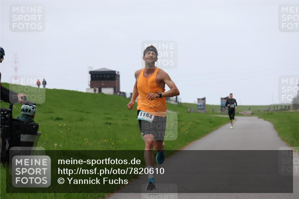 04.05.2025 - 8. Wedeler Halbmarathon Yannick Fuchs http://msf.ph/oto/7820610 04.05.2025 11:09:06 Laufen 1184 meine-sportfotos.de