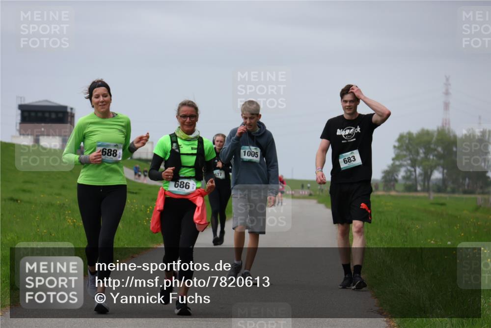 04.05.2025 - 8. Wedeler Halbmarathon Yannick Fuchs http://msf.ph/oto/7820613 04.05.2025 12:04:54 Laufen 688, 686, 677, 1005, 683 meine-sportfotos.de
