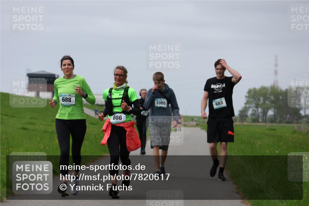 04.05.2025 - 8. Wedeler Halbmarathon Yannick Fuchs http://msf.ph/oto/7820617 04.05.2025 12:04:54 Laufen 688, 686, 1005, 683 meine-sportfotos.de