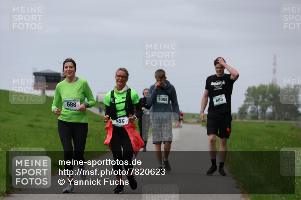 04.05.2025 - 8. Wedeler Halbmarathon Yannick Fuchs http://msf.ph/oto/7820623 04.05.2025 12:04:55 Laufen 688, 686, 1005, 683 meine-sportfotos.de