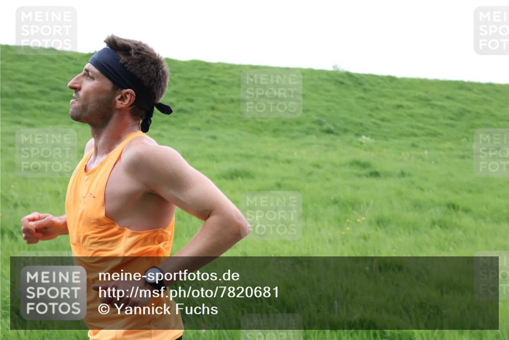 04.05.2025 - 8. Wedeler Halbmarathon Yannick Fuchs http://msf.ph/oto/7820681 04.05.2025 11:09:11 Laufen  meine-sportfotos.de