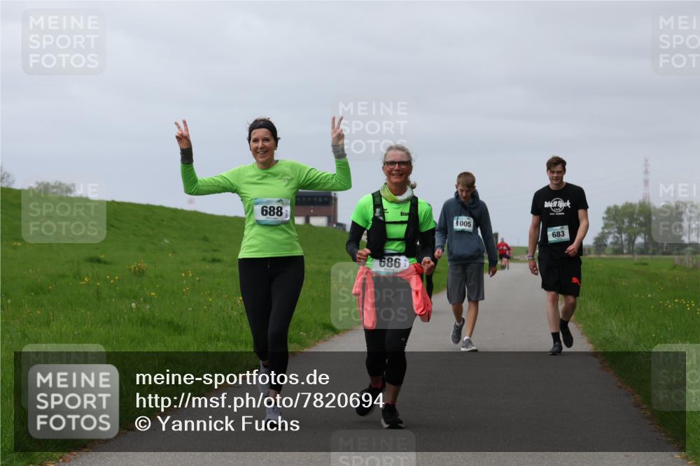 04.05.2025 - 8. Wedeler Halbmarathon Yannick Fuchs http://msf.ph/oto/7820694 04.05.2025 12:04:57 Laufen 688, 005, 686, 683 meine-sportfotos.de