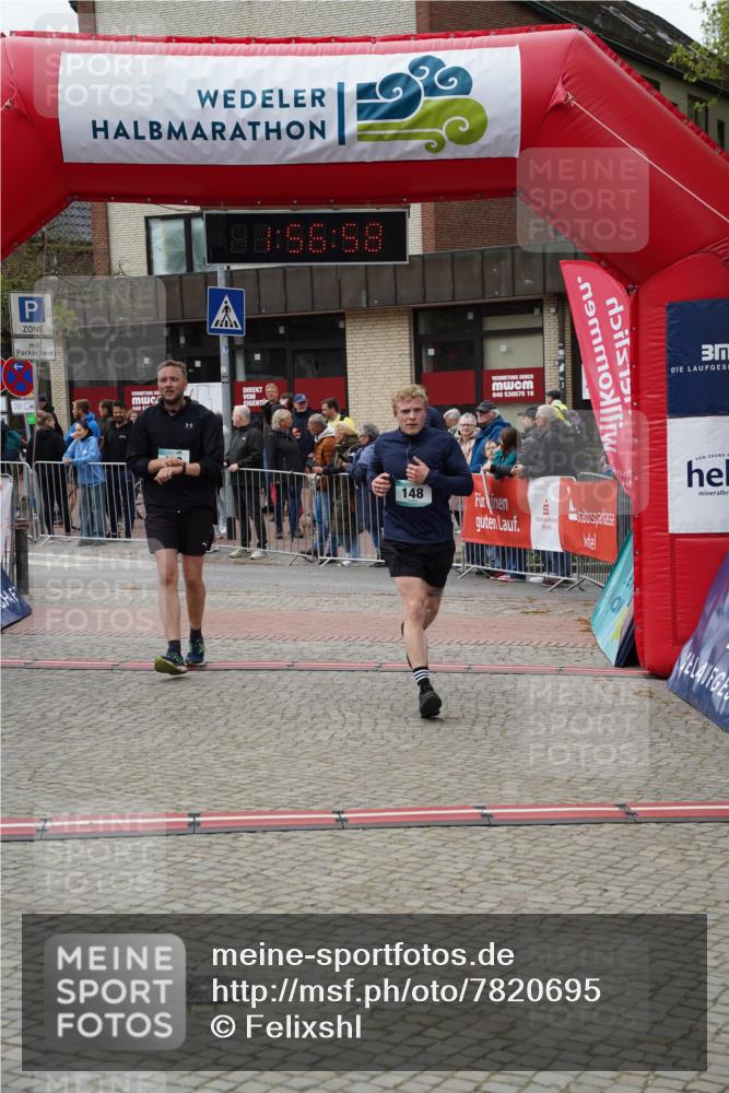 04.05.2025 - 8. Wedeler Halbmarathon Felixshl http://msf.ph/oto/7820695 04.05.2025 11:56:56 Ziel 148, 190, 310, 420, 765, 766 meine-sportfotos.de