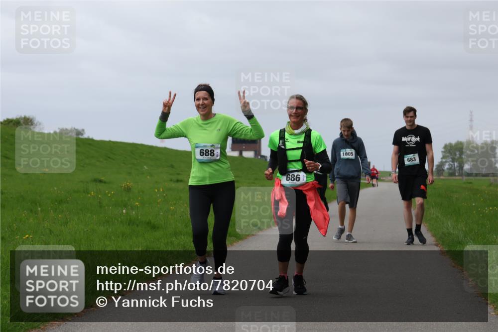 04.05.2025 - 8. Wedeler Halbmarathon Yannick Fuchs http://msf.ph/oto/7820704 04.05.2025 12:04:57 Laufen 688, 686, 1005, 683 meine-sportfotos.de