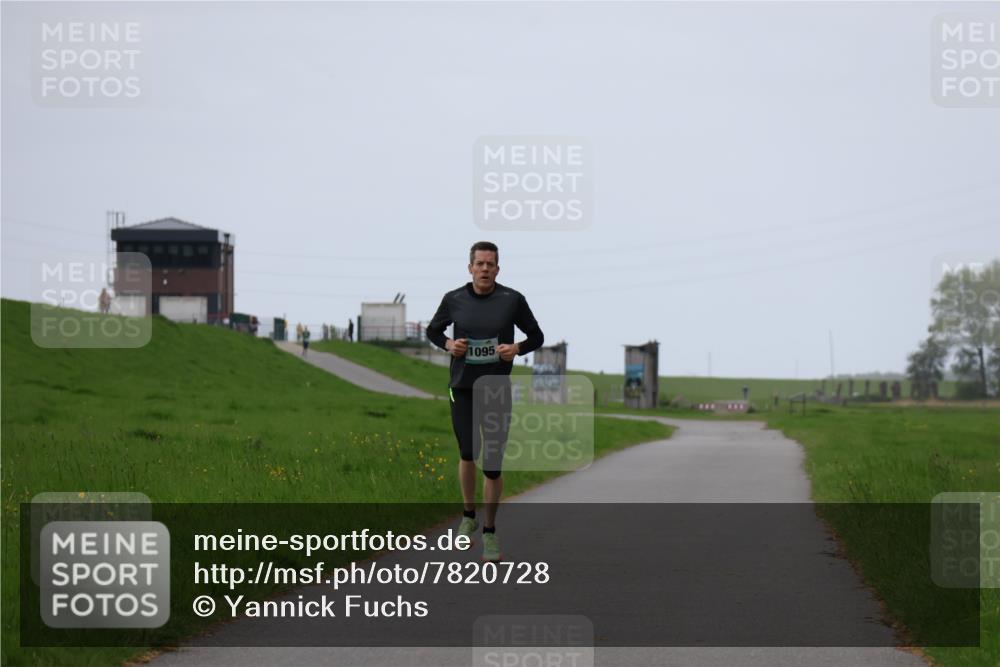 04.05.2025 - 8. Wedeler Halbmarathon Yannick Fuchs http://msf.ph/oto/7820728 04.05.2025 11:09:17 Laufen 1095 meine-sportfotos.de