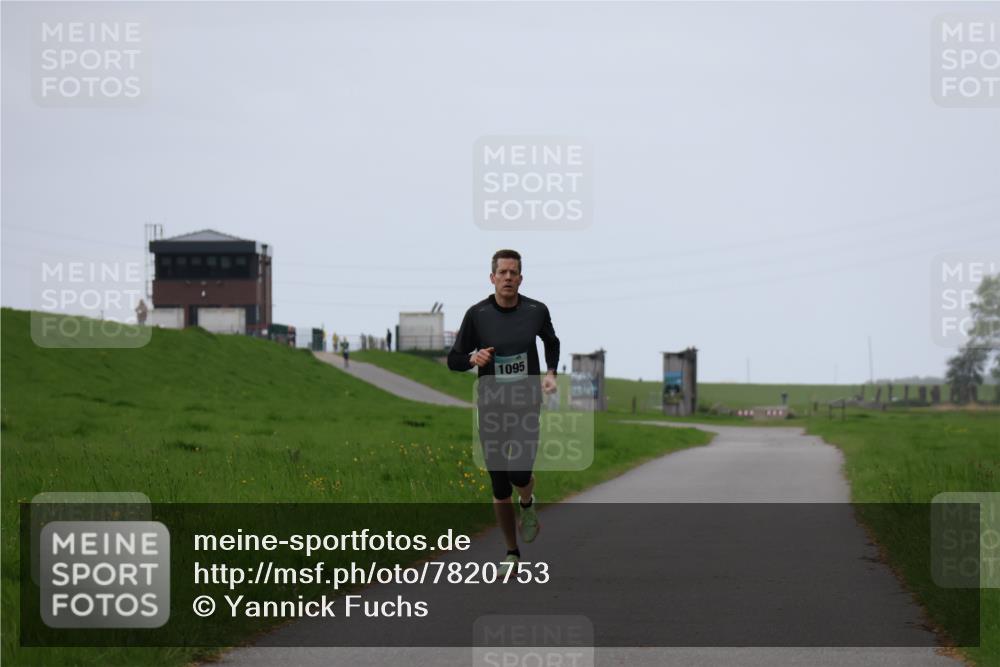 04.05.2025 - 8. Wedeler Halbmarathon Yannick Fuchs http://msf.ph/oto/7820753 04.05.2025 11:09:18 Laufen 1095 meine-sportfotos.de