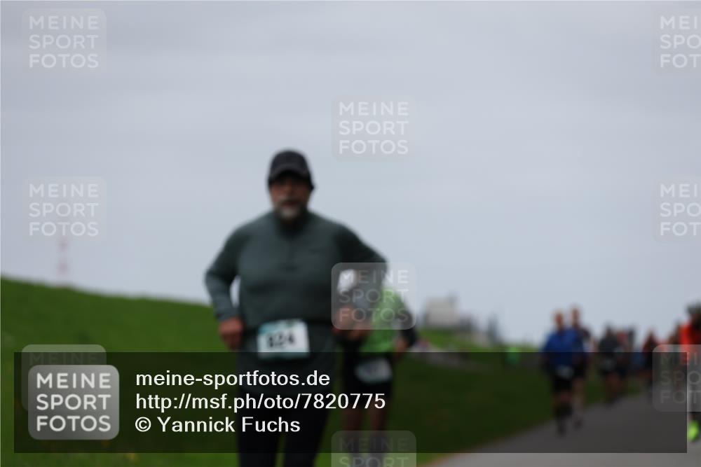 04.05.2025 - 8. Wedeler Halbmarathon Yannick Fuchs http://msf.ph/oto/7820775 04.05.2025 11:27:44 Laufen 824 meine-sportfotos.de