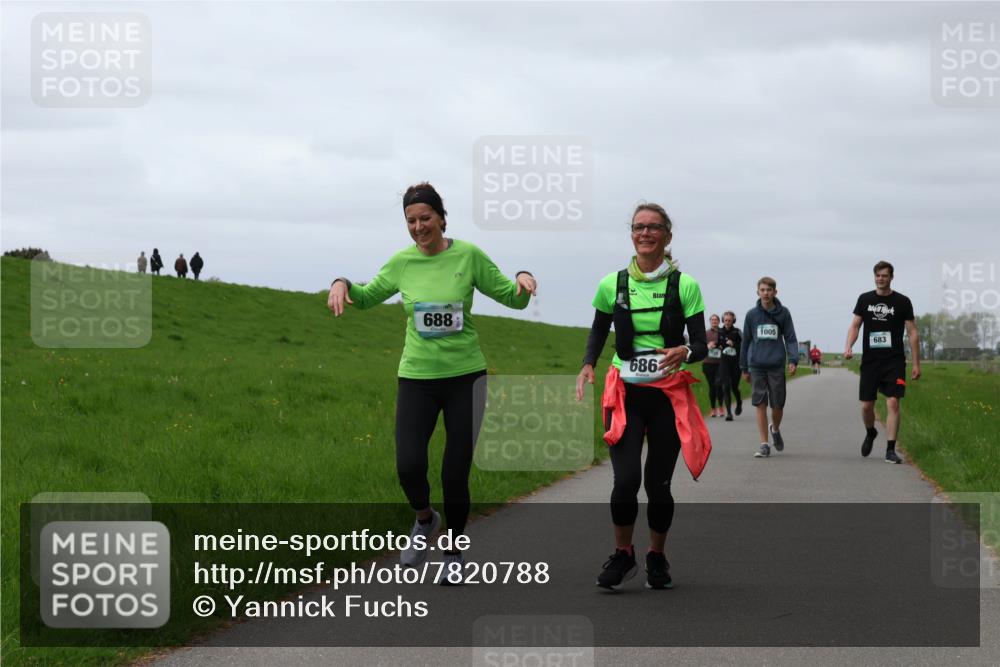 04.05.2025 - 8. Wedeler Halbmarathon Yannick Fuchs http://msf.ph/oto/7820788 04.05.2025 12:04:59 Laufen 688, 686, 1005, 683 meine-sportfotos.de