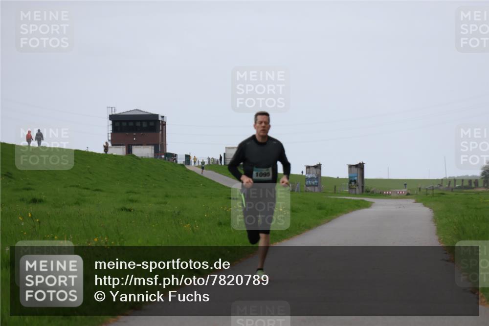 04.05.2025 - 8. Wedeler Halbmarathon Yannick Fuchs http://msf.ph/oto/7820789 04.05.2025 11:09:19 Laufen 1095 meine-sportfotos.de