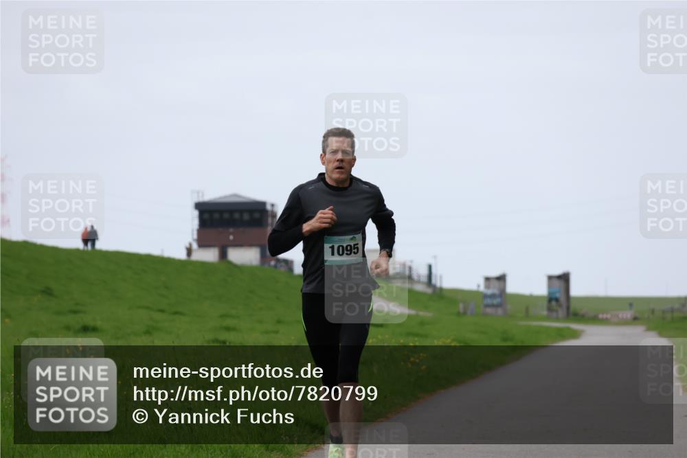 04.05.2025 - 8. Wedeler Halbmarathon Yannick Fuchs http://msf.ph/oto/7820799 04.05.2025 11:09:21 Laufen 1095 meine-sportfotos.de