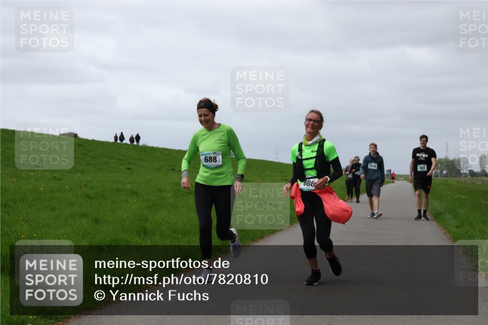 04.05.2025 - 8. Wedeler Halbmarathon Yannick Fuchs http://msf.ph/oto/7820810 04.05.2025 12:04:59 Laufen 688, 686, 700 meine-sportfotos.de