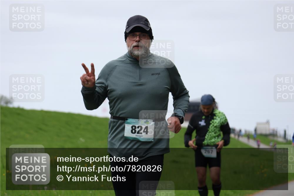 04.05.2025 - 8. Wedeler Halbmarathon Yannick Fuchs http://msf.ph/oto/7820826 04.05.2025 11:27:45 Laufen 824, 267 meine-sportfotos.de