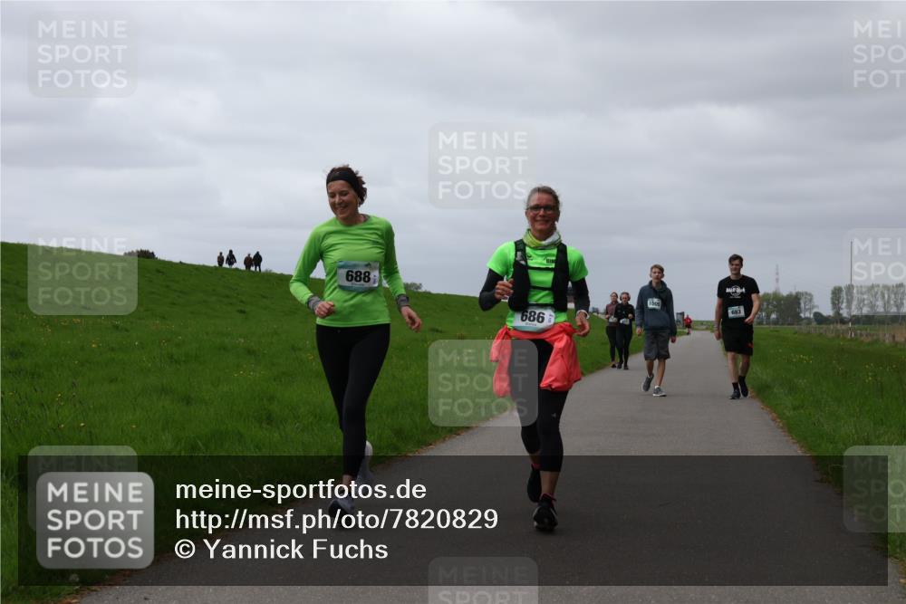 04.05.2025 - 8. Wedeler Halbmarathon Yannick Fuchs http://msf.ph/oto/7820829 04.05.2025 12:04:59 Laufen 688, 686, 683 meine-sportfotos.de