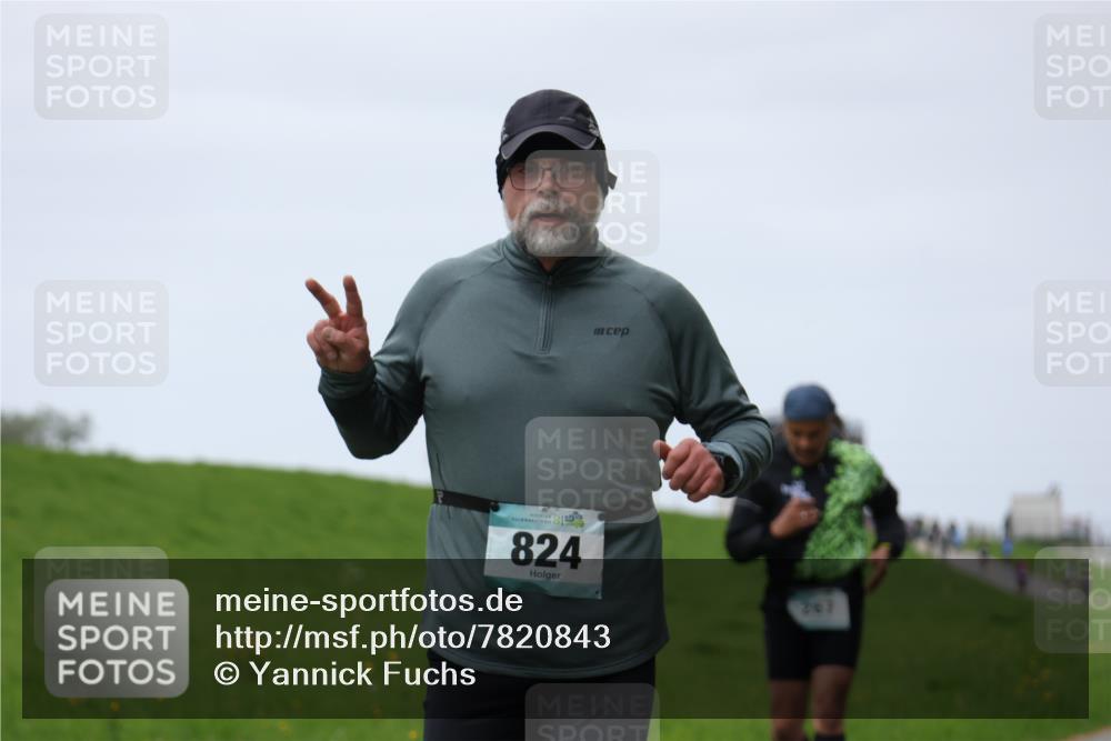 04.05.2025 - 8. Wedeler Halbmarathon Yannick Fuchs http://msf.ph/oto/7820843 04.05.2025 11:27:46 Laufen 824, 207 meine-sportfotos.de