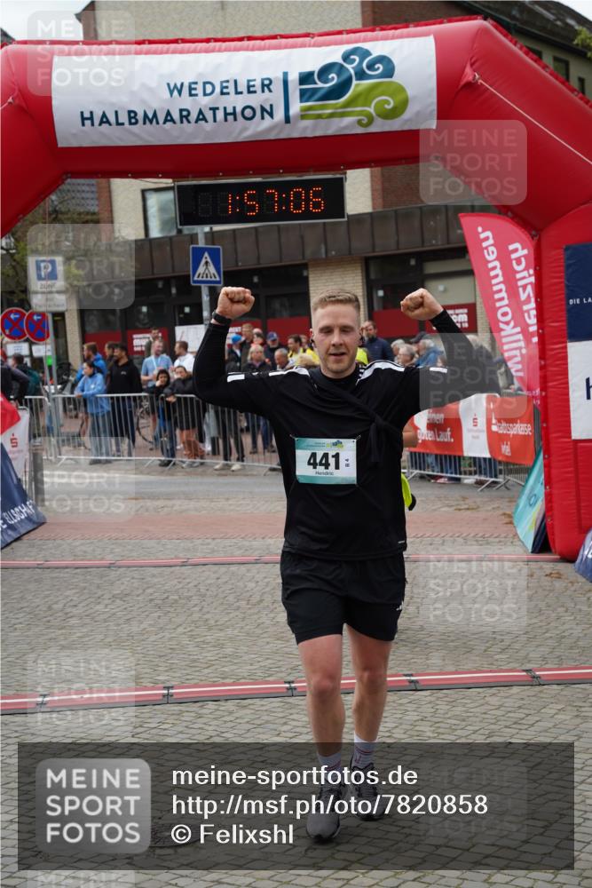 04.05.2025 - 8. Wedeler Halbmarathon Felixshl http://msf.ph/oto/7820858 04.05.2025 11:57:04 Ziel 11, 441 meine-sportfotos.de