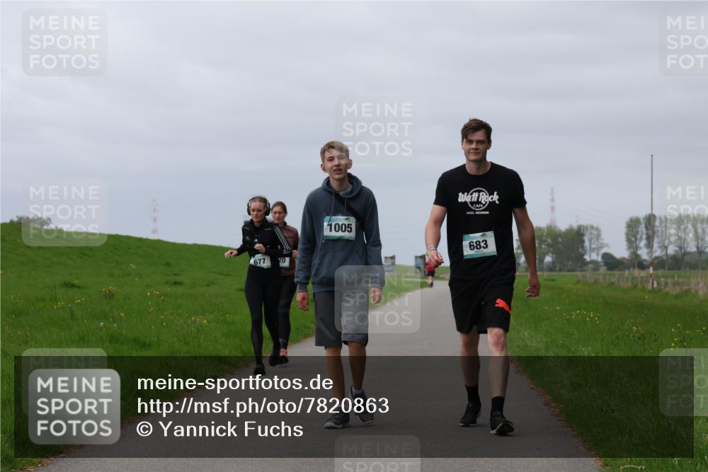 04.05.2025 - 8. Wedeler Halbmarathon Yannick Fuchs http://msf.ph/oto/7820863 04.05.2025 12:05:04 Laufen 677, 20, 1005, 683 meine-sportfotos.de
