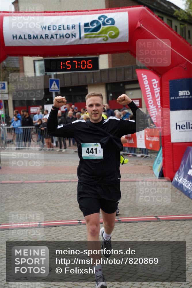 04.05.2025 - 8. Wedeler Halbmarathon Felixshl http://msf.ph/oto/7820869 04.05.2025 11:57:04 Ziel 11, 441 meine-sportfotos.de