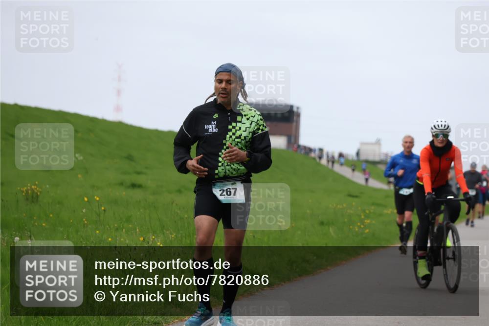 04.05.2025 - 8. Wedeler Halbmarathon Yannick Fuchs http://msf.ph/oto/7820886 04.05.2025 11:27:48 Laufen 267 meine-sportfotos.de