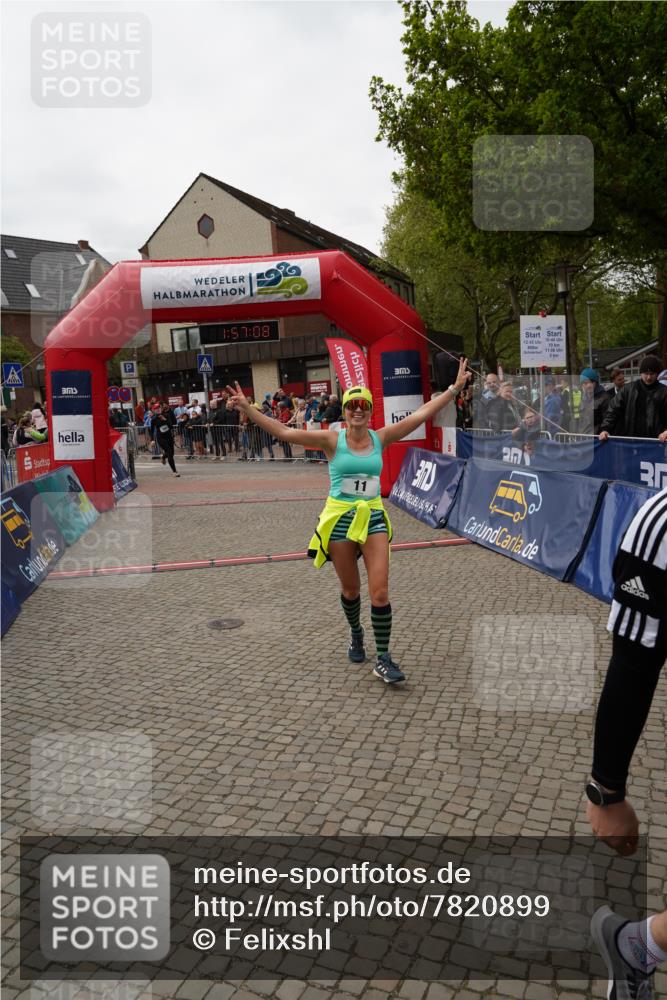 04.05.2025 - 8. Wedeler Halbmarathon Felixshl http://msf.ph/oto/7820899 04.05.2025 11:57:06 Ziel 11, 306, 441 meine-sportfotos.de