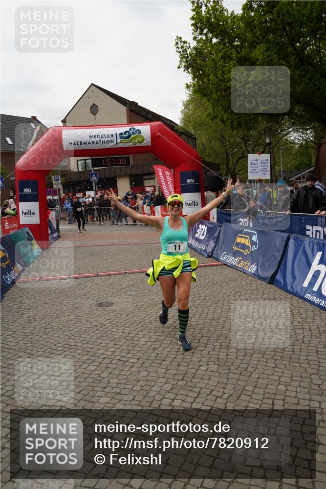 04.05.2025 - 8. Wedeler Halbmarathon Felixshl http://msf.ph/oto/7820912 04.05.2025 11:57:06 Ziel 11, 306, 441 meine-sportfotos.de