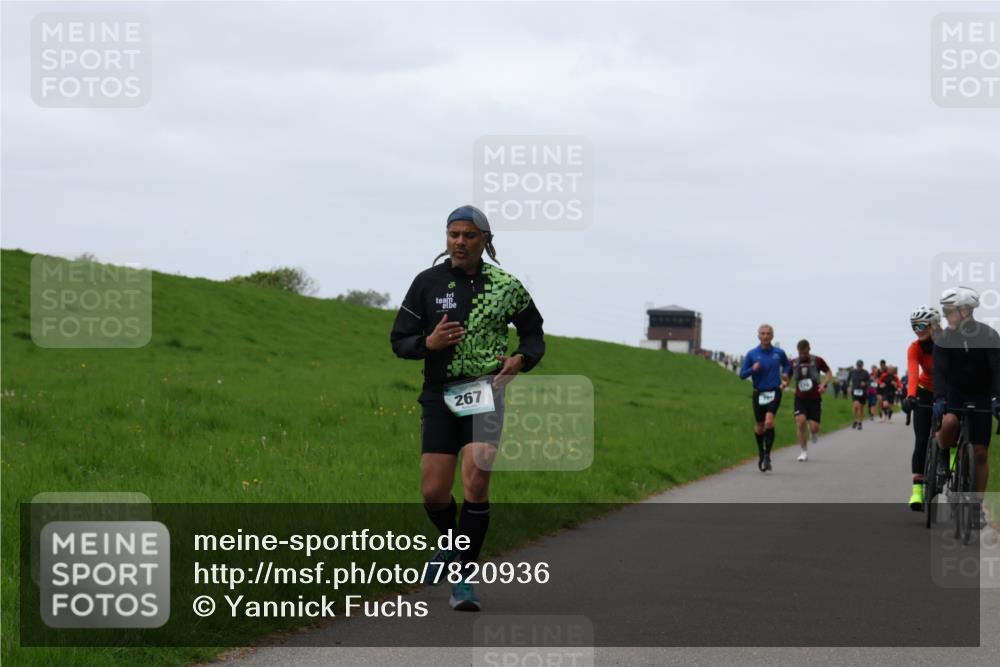 04.05.2025 - 8. Wedeler Halbmarathon Yannick Fuchs http://msf.ph/oto/7820936 04.05.2025 11:27:51 Laufen 267 meine-sportfotos.de