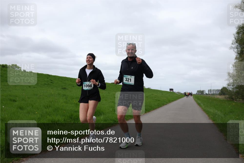 04.05.2025 - 8. Wedeler Halbmarathon Yannick Fuchs http://msf.ph/oto/7821000 04.05.2025 11:51:06 Laufen 1098, 321 meine-sportfotos.de