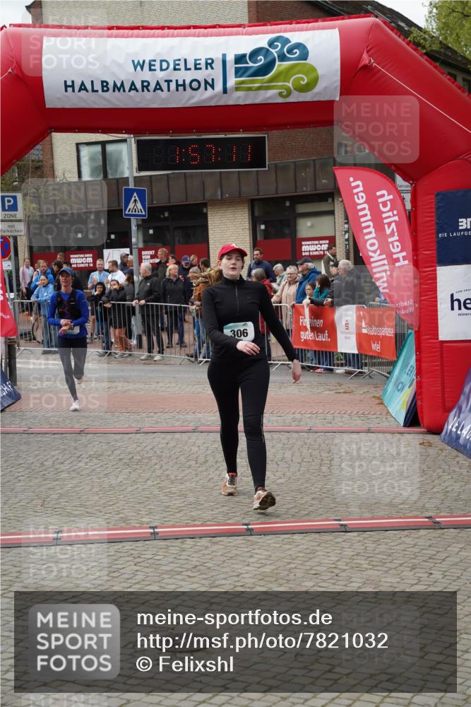 04.05.2025 - 8. Wedeler Halbmarathon Felixshl http://msf.ph/oto/7821032 04.05.2025 11:57:09 Ziel 11, 80, 306 meine-sportfotos.de