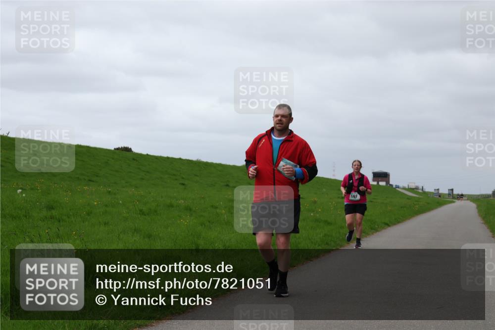 04.05.2025 - 8. Wedeler Halbmarathon Yannick Fuchs http://msf.ph/oto/7821051 04.05.2025 12:05:51 Laufen 167 meine-sportfotos.de